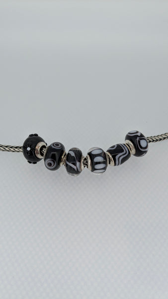 Charmlinks Set of 6 Murano Glass Beads Black and White