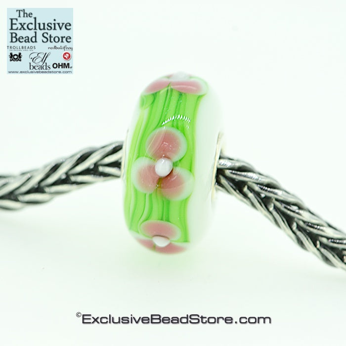 Exclusive Bead Green Flower Retired